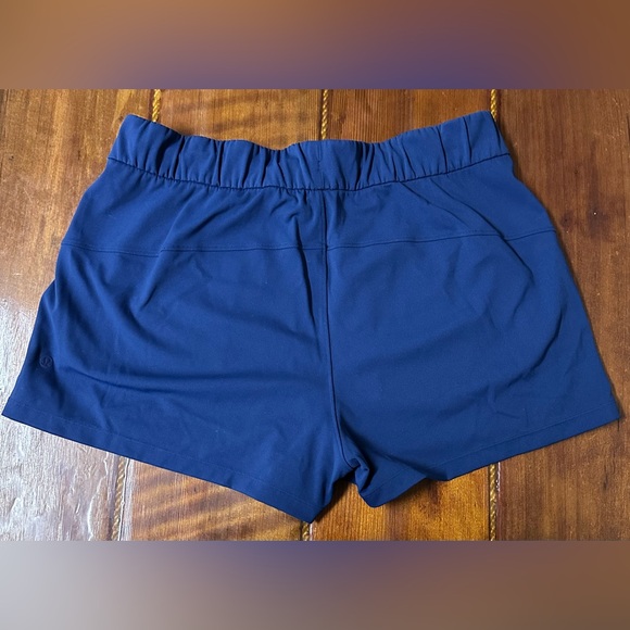 Women's Lululemon On The Fly Short Size 12 - Picture 9 of 14